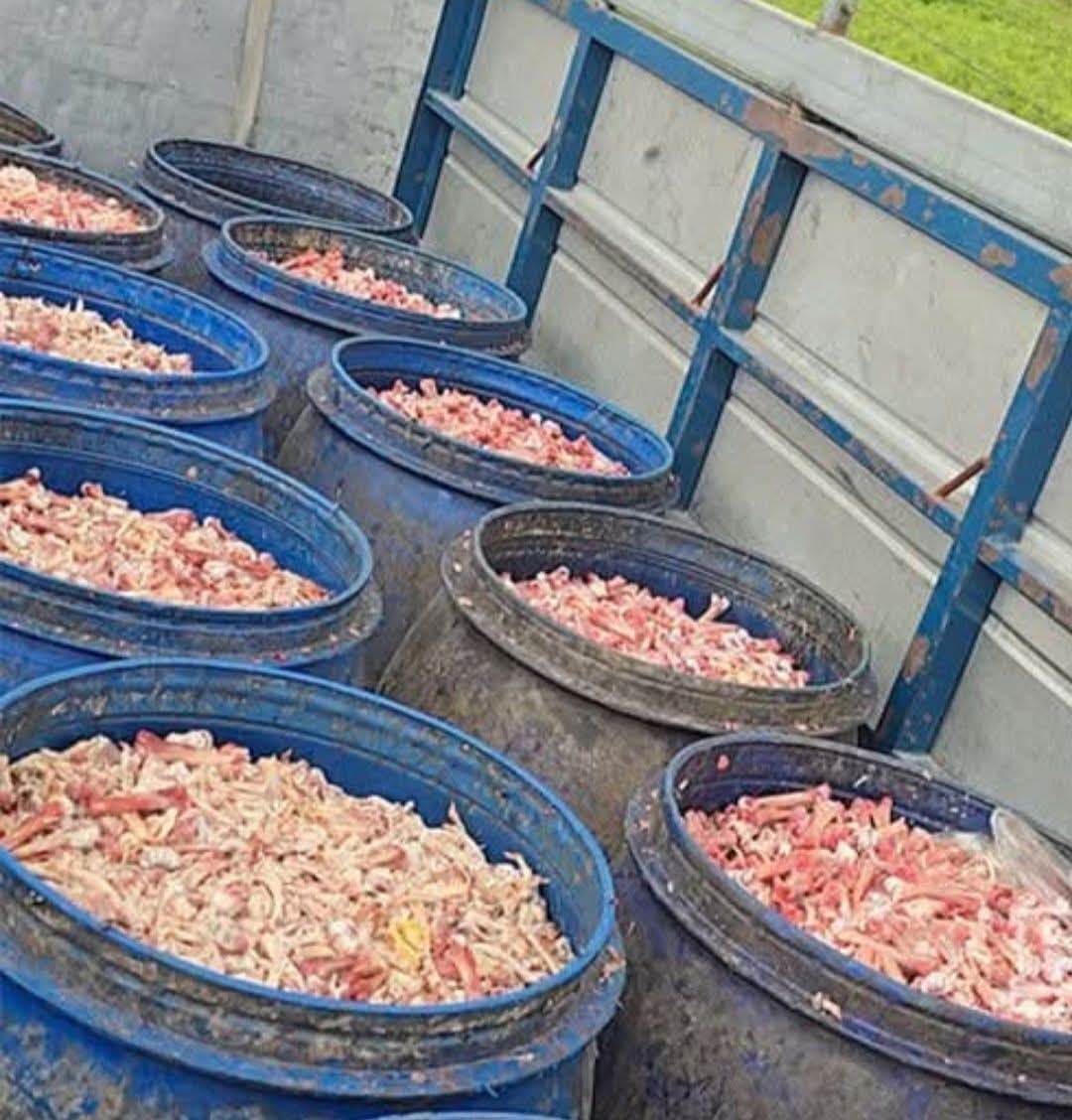Hưng Yên: Phát hiện và thu giữ hơn 1,6 tấn xương chân gà bốc mùi hôi thối