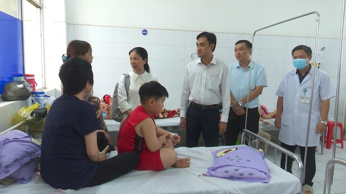 Vụ nghi ngộ độc ở Đồng Tháp: 78 bệnh nhân đã xuất viện, Bộ Y tế yêu cầu làm rõ nguyên nhân