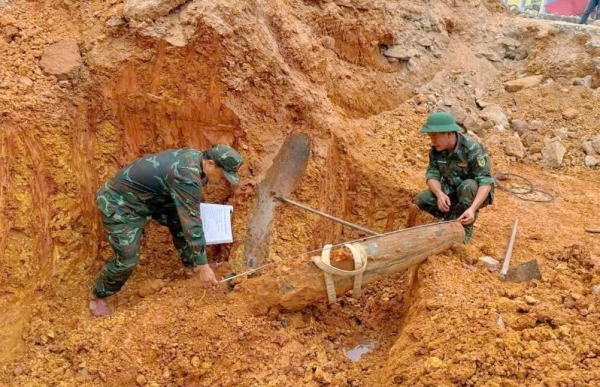 Nghệ An: Hủy nổ thành công quả bom nặng 250kg còn nguyên kíp nổ
