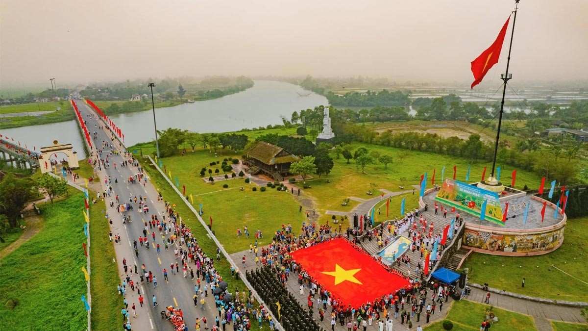 Quảng Trị: Bắn pháo hoa nổ tầm cao và tầm thấp trong đêm khai mạc Lễ hội Vì Hòa bình năm 2026