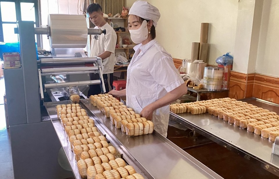 nguoi phu nu mien bien vien viet cau chuyen lam giau tren que huong