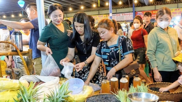 Lan tỏa văn hóa bản địa và giá trị nông sản từ Phiên chợ quê Hòa Vang