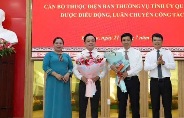 Đảng ủy phường Ea Kao gặp mặt cán bộ thuộc diện Ban Thường vụ Tỉnh ủy điều động công tác