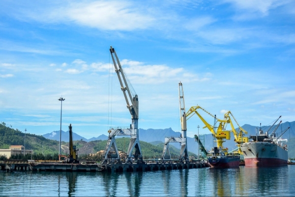 Tháo gỡ khó khăn, thúc đẩy phát triển cảng Chân Mây theo hướng hiện đại, bền vững