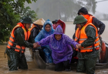 Mưa lớn diện rộng, 18 tỉnh, thành chủ động di dời dân khỏi vùng nguy hiểm