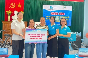 Trao sinh kế cho mẹ, tiếp sức con đến trường
