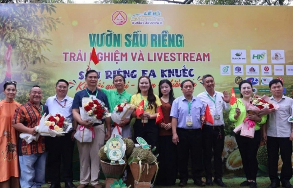 bi thu dang uy xa ea knuec tham gia chot don sau rieng tai phien livestream