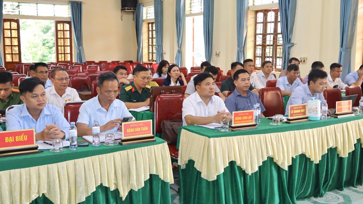 Toàn cảnh hội nghị rà soát tiến độ bồi thường, hỗ trợ, giải phóng mặt bằng cao tốc Vinh – Thanh Thủy đoạn qua xã Kim Bảng, sáng 17/9/2026.