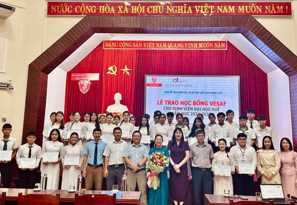 Tp Huế: Hội LHPN xã Đan Điền kết nối học bổng, tiếp sức sinh viên vượt khó